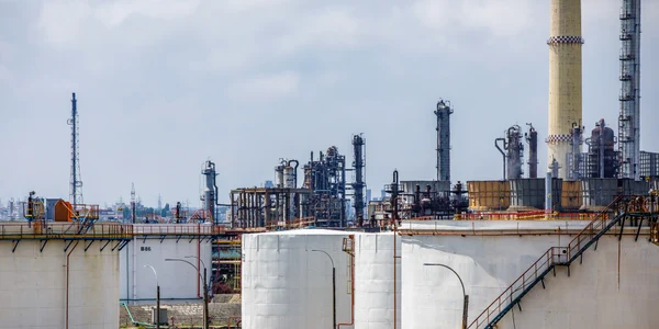Rezervoare Petromidia 2 stocuri titei petrol rompetrol jpg