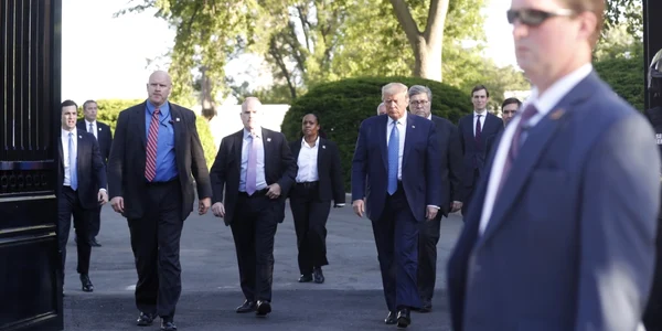 Donald Trump merge la biserică. FOTO EPA-EFE