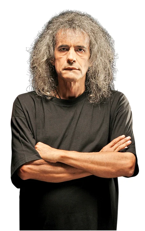 
    Cristi Minculescu va cânta  pe 31 octombrie la Brăila,  alături de un grup de rockeri  