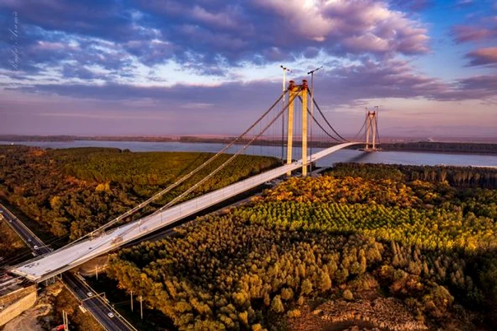 Limita de viteză pe pod este de 80 de kilometri pe oră FOTO arhivă Adevărul