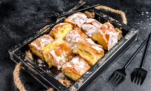 bougatsa placinta vanilie shutterstock 1991036966 jpg