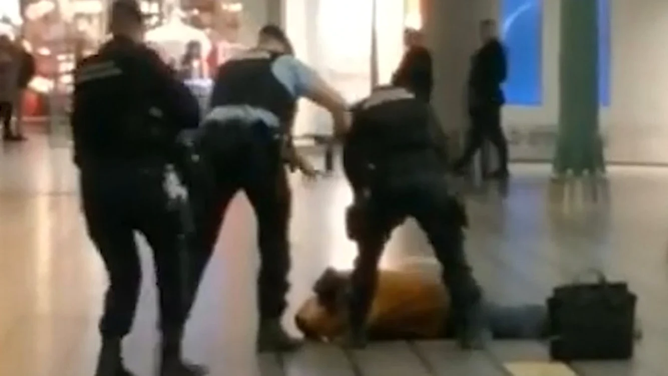 Român arestat pe Aeroportul Schiphol din Amsterdam FOTO AD.NL