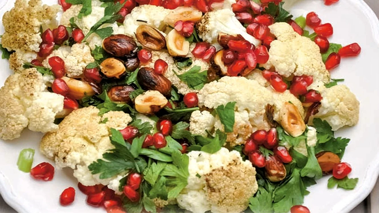 salata de conopida cu alune de pdure jpg
