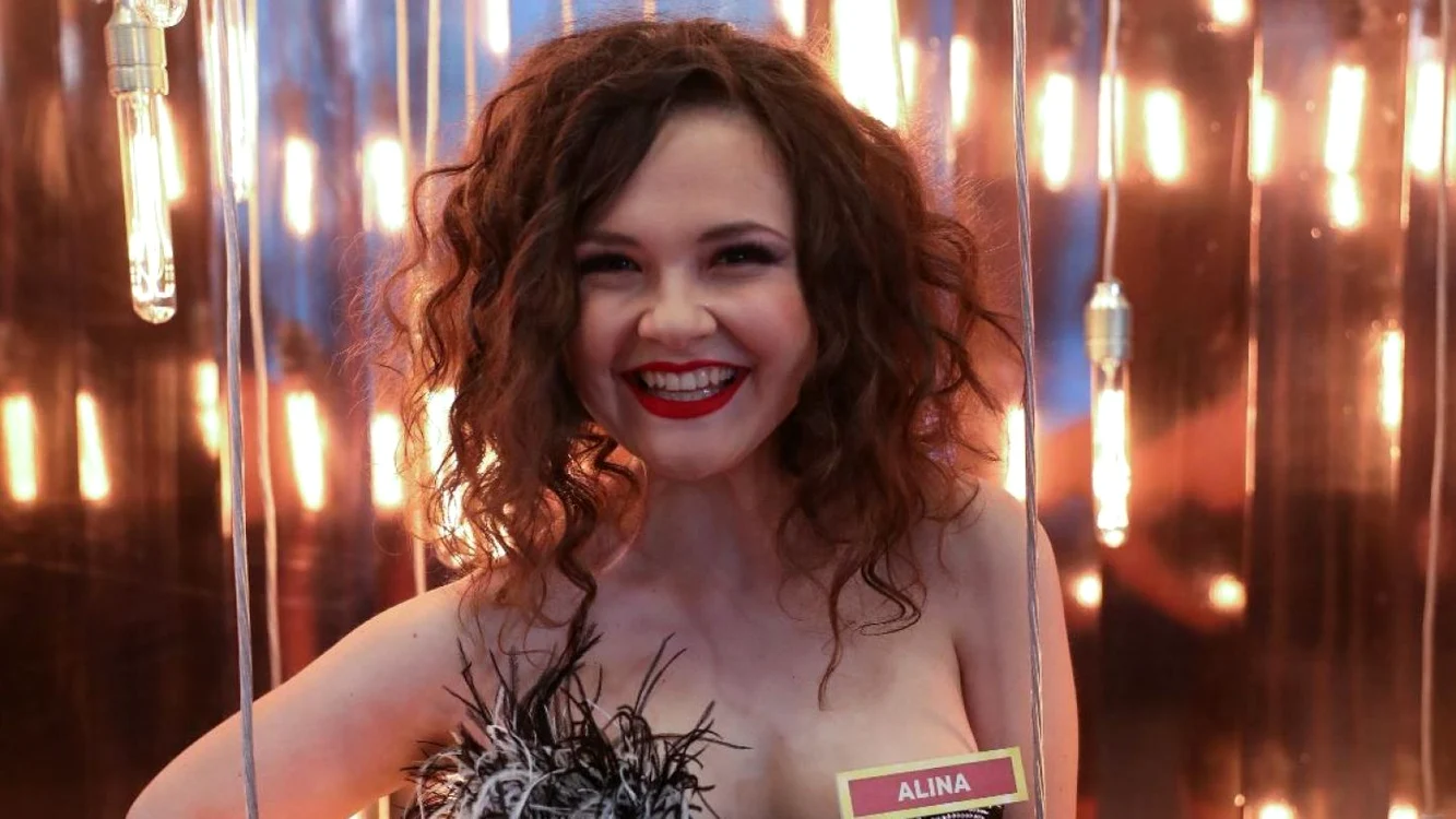 
    Alina Dincă a slăbit 55 kg în 2 anifoto: alinadinca.ro  
