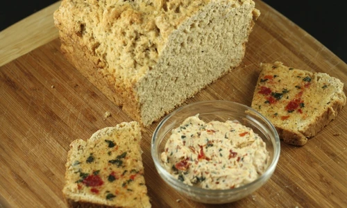 crema aperitiv de unt cu busuioc si rosii jpeg