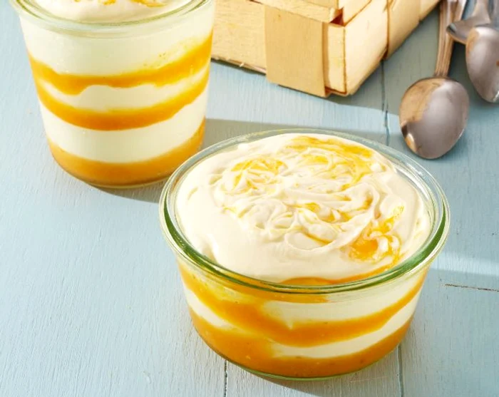 Crema de caise cu frisca jpeg