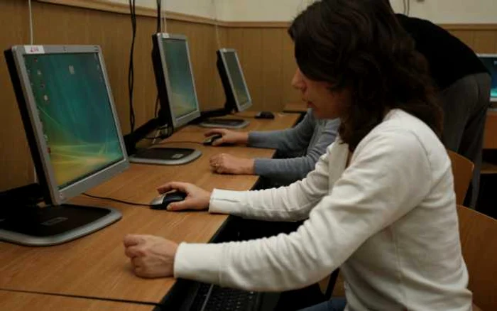 Proba de evaluare a cunoştinţelor digitale pe calculator are loc pe parcursul a două zile
