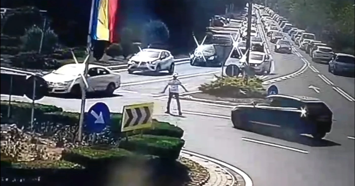 Polițistul dirija circulația la Eforie Nord FOTO: captură video