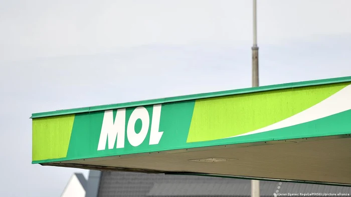 Dependența Ungariei de țițeiul rusesc vândut la preț redus aduce beneficii gigantului petrolier MOL