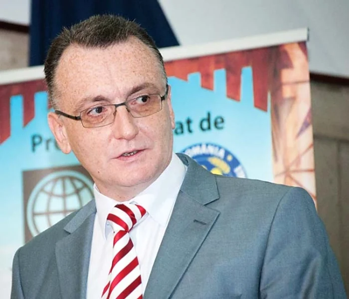 
    Ministrul Educaţiei, Sorin Câmpeanu  