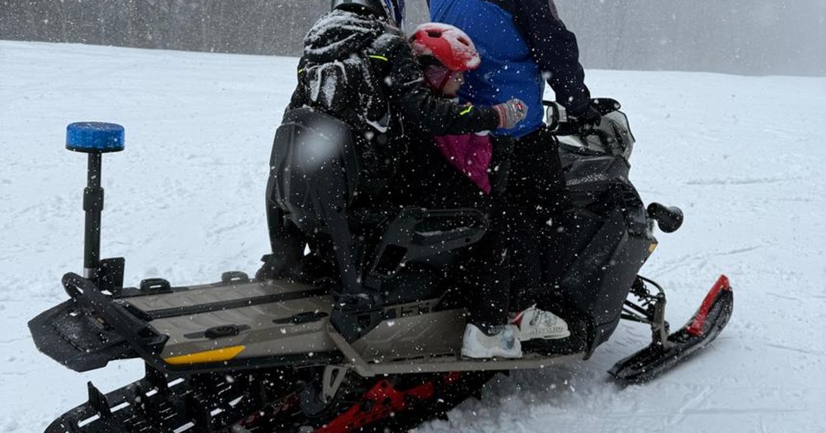 O femeie a făcut atac de panică pe pârtie, intervenție rapidă a jandarmilor