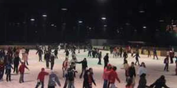 Patinoarul Olimpia de la Sala Sporturilor va fi deschis pe toată durata Crăciunului (foto: arhivă Adevărul)