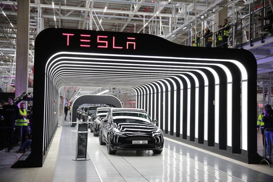 Tesla se află din nou în vizorul anchetatorilor. „Suntem toți cobai în lumea reală”