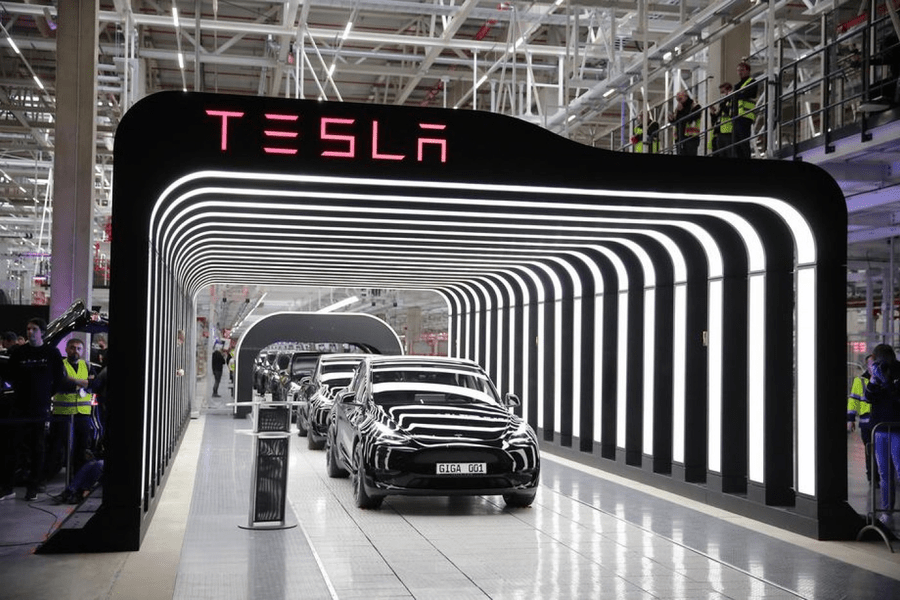 Tesla a redus preţurile pentru întreaga sa gamă de automobile în China