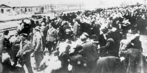 tren plin cu prizonieri duși în lagărul de la Auschwitz FOTO GettyImages jpg