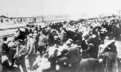 tren plin cu prizonieri duși în lagărul de la Auschwitz FOTO GettyImages jpg