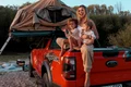  Emily Burghelea (25 de ani)  nu stă deloc acasă, pleacă în fiecare weekend în diferite destinații alături de familia ei