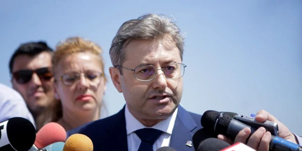 Eugen Davidoiu - Tarom Inquam Photos / George Călin
