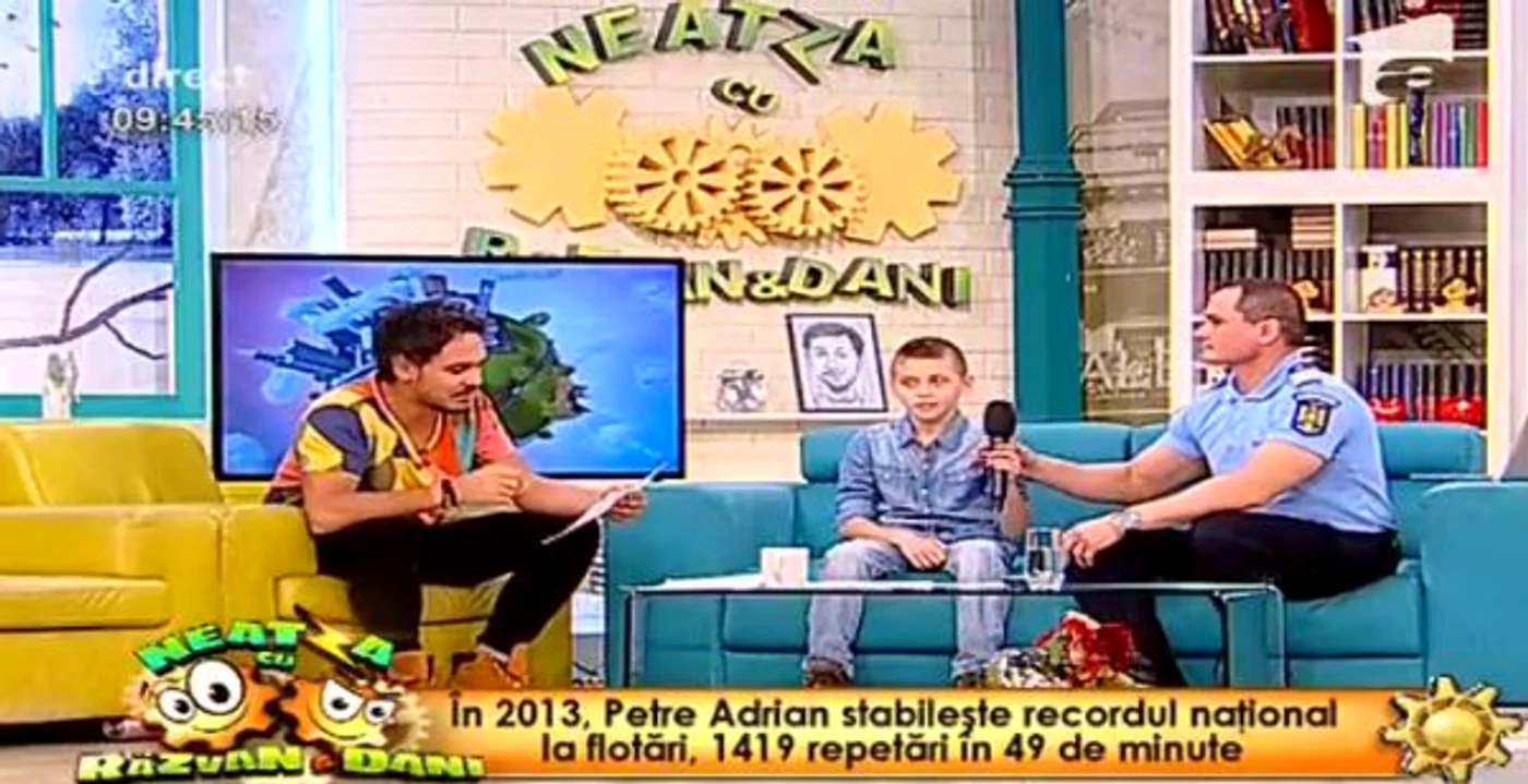 Răzvan Simion prezintă singur emisiunea în această dimineață