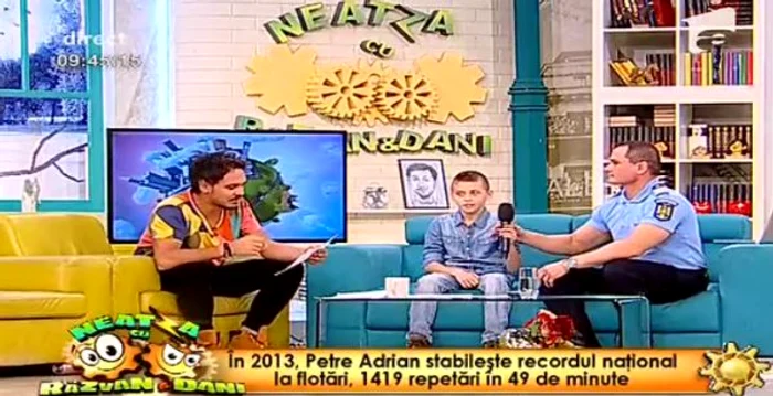 Răzvan Simion prezintă singur emisiunea în această dimineață