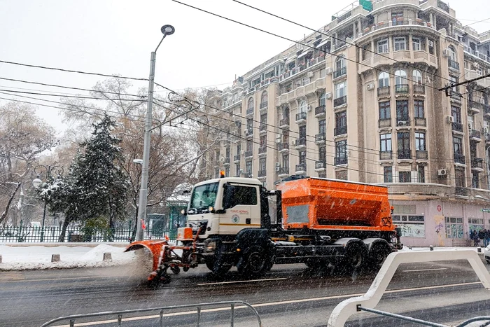 Zăpadă în Capitală. FOTO: Facebook Nicușor Dan