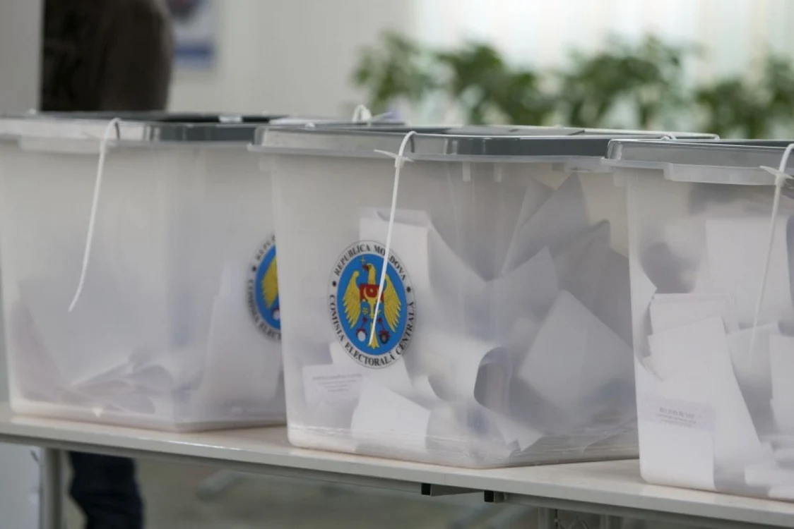 Votul cetăţenilor nu este de ajuns pentru
definirea unor regimuri democratice. FOTO Alexandru Tarlev