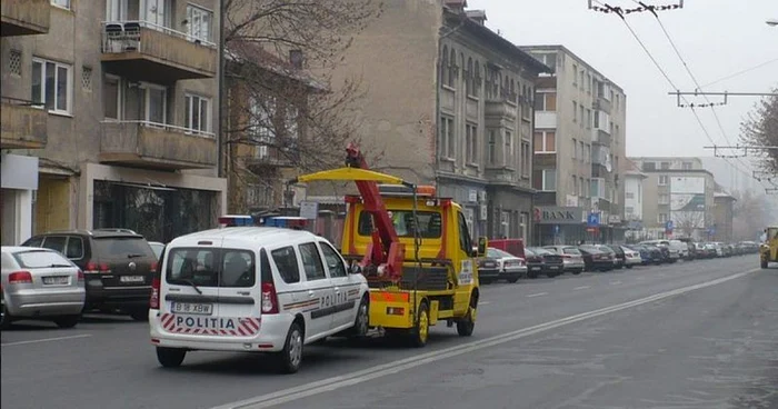 Multe dintre maşinile poliţiştilor ialomiţeni sunt vechi FOTO: agenda.ro