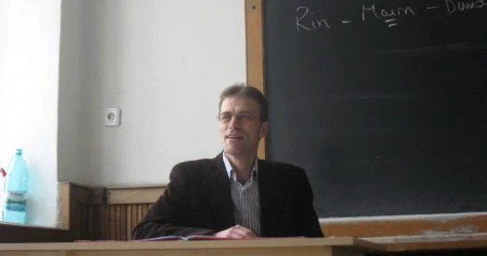 Alexandru Iacob, profesor de geografie la CN „Petru Rareș”