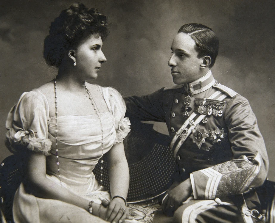Alfonso XIII al Spaniei cu soția Victoria Eugenia de Battenberg profimedia 0138140523 jpg