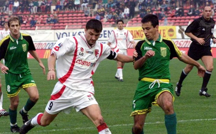 Mihalcea a fost căpitan la Dinamo in meciul cu Foresta, din 2000FOTO: Mediafax