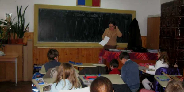 Profesorii mureşeni vor putea împrumuta bani cu dobândă mică