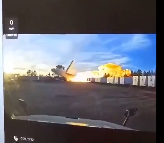 Cel puțin 12 morți în urma prăbușirii unui avion lângă aeroportul din Louisville
