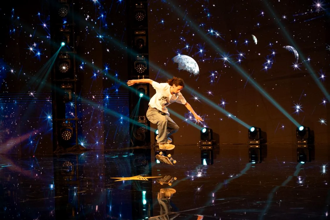 Daniel Popescu practică de 6 ani sportul cu placa FOTO: www.protv.ro