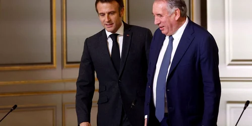 emmanuel macron si François Bayrou jpg