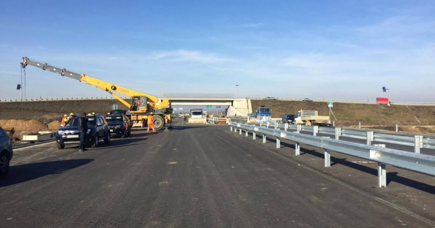 CNAIR a decis recent să achiziţioneze un număr mare de utilaje pentru a putea desfăşura lucrări în regie proprie FOTO Adevărul