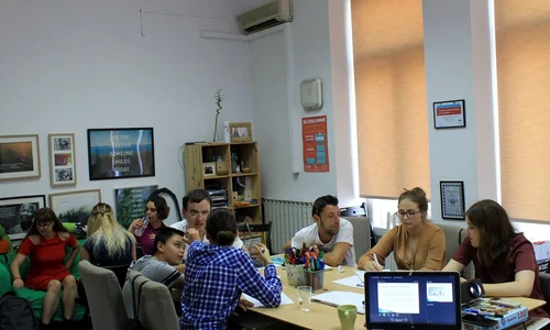 Cursul de Jurnalism Online și Fotografie se mută pe ZOOM jpeg