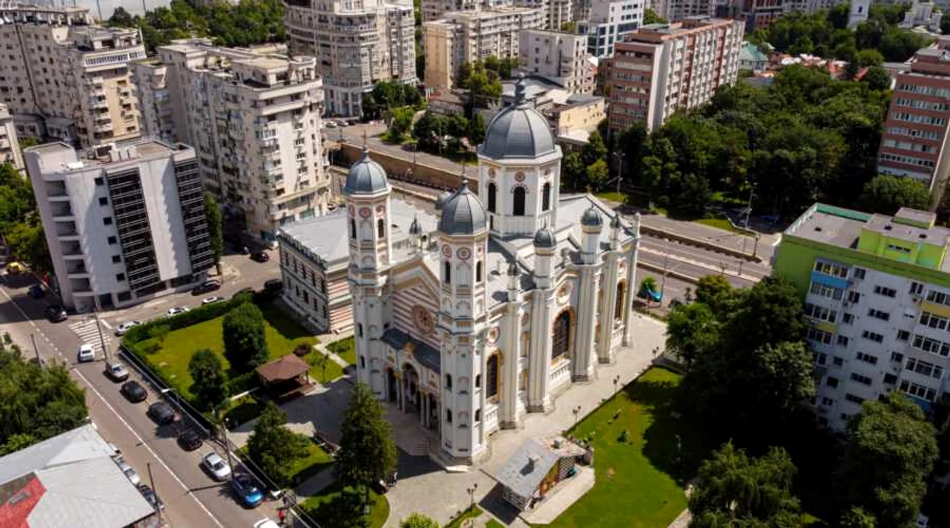 
    Catedrala Sfântul Spiridon Nou din centrul Capitalei își sărbătorește hramul Foto credit: Catedrala Sf. Spiridon Nou  