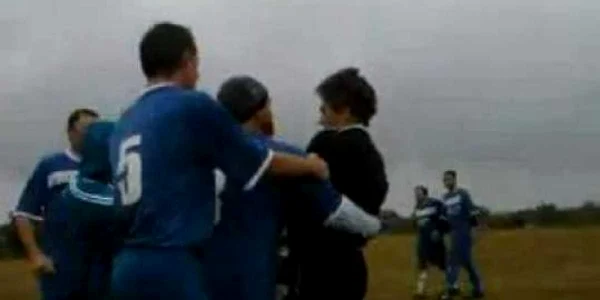 Arbitrul a reclamat faptul că a fost agresat. FOTO: Arhivă