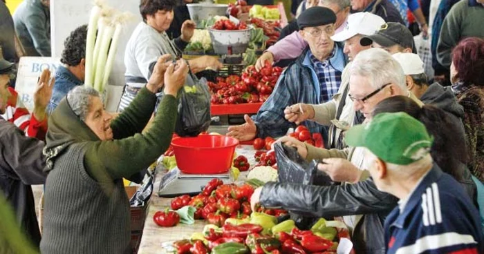 Beneficiarii despăgubirilor pot fi organizaţiile de producători, precum şi producătorii de fructe şi legume care nu sunt membri ai unei organizaţii de producători