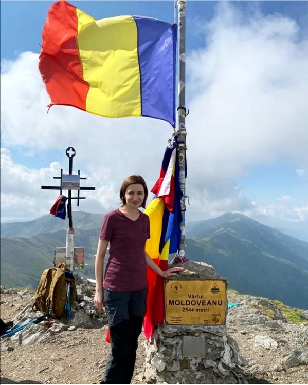 Maia Sandu pe vârful Moldoveanu