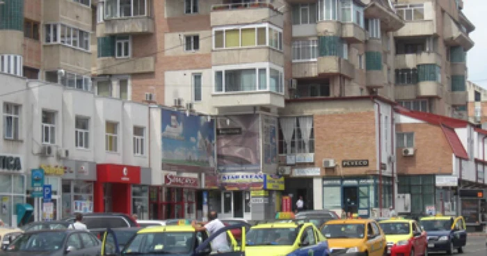 Botoşani: Exasperaţi de manelele care răsună din taxiuri