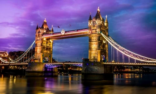 FOTO Tower Bridge împlinește 120 de ani jpeg