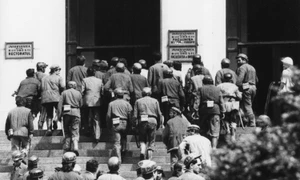 Lămpaşe şi studenţi sau despre dubla natură a luminii jpeg