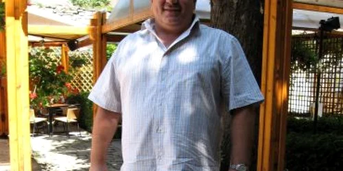 Bistrita:Portret/Dumitru Gâvan a creat un restaurant după un desen pe un serveţel