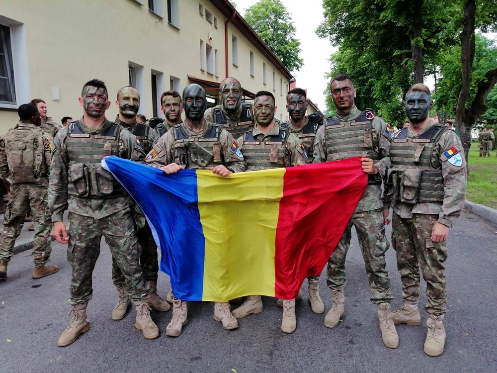 Mlitarii români din Detașamentul ”Scorpionii albaștrii” asigură flancul Nord-Estic al Alianţei NATO