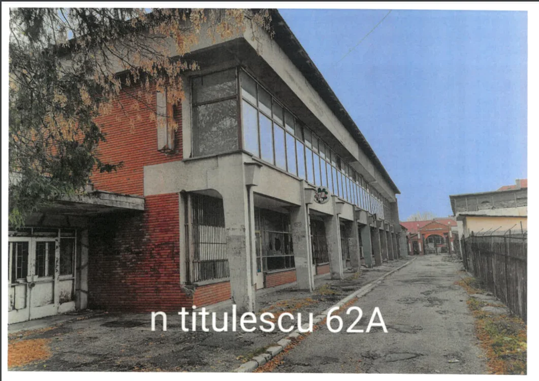 Complex Bulevard, ală clădire lăsată pradă timpului Sursa FOTO: hotararea CL Caracal 