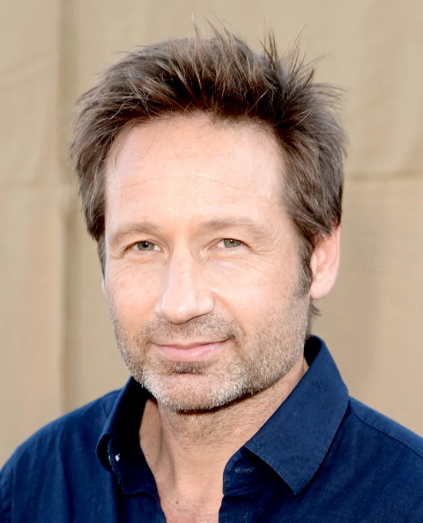 David Duchovny este un actor american, cunoscut mai ales pentru rolul Agentului Fox Mulder din serialul "Dosarele X".