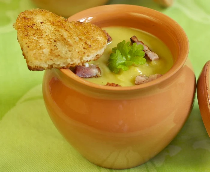 supa crema legume costita afumata jpeg