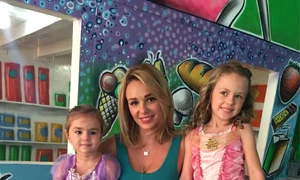 Catrinel are două fetiţe: pe Sara (6 ani) şi la Lara (2 ani şi jumătate) jpeg