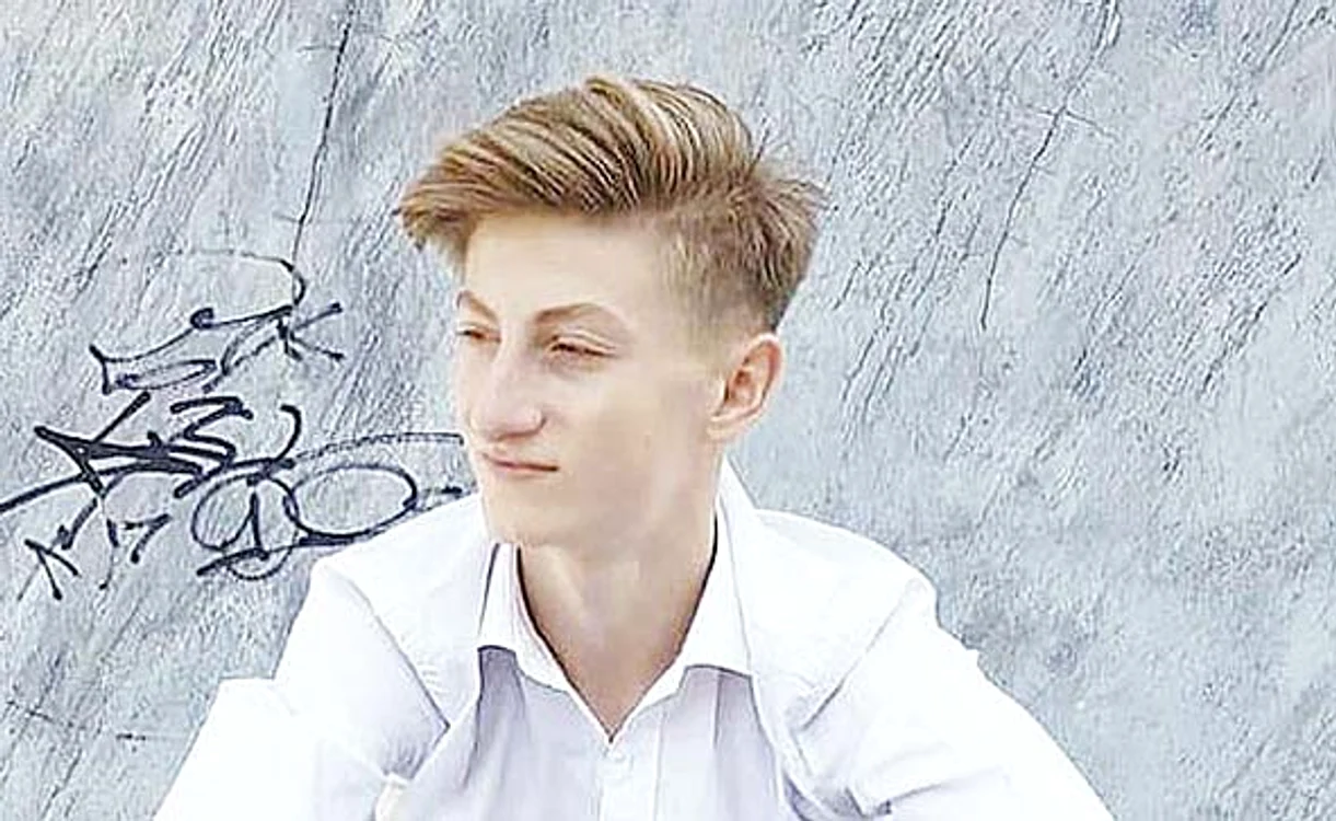Alexandru a suferit arsuri  de gradul 2 şi 3  pe jumătate din  corp. A trecut  prin cinci operaţii,  dar are nevoie  de bani pentru  recuperare  